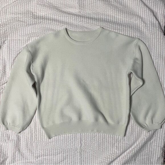 Women’s Oversized Ribbed Knit Crewneck Sweater, medium. Oatmeal Colored Cream - Picture 9 of 11